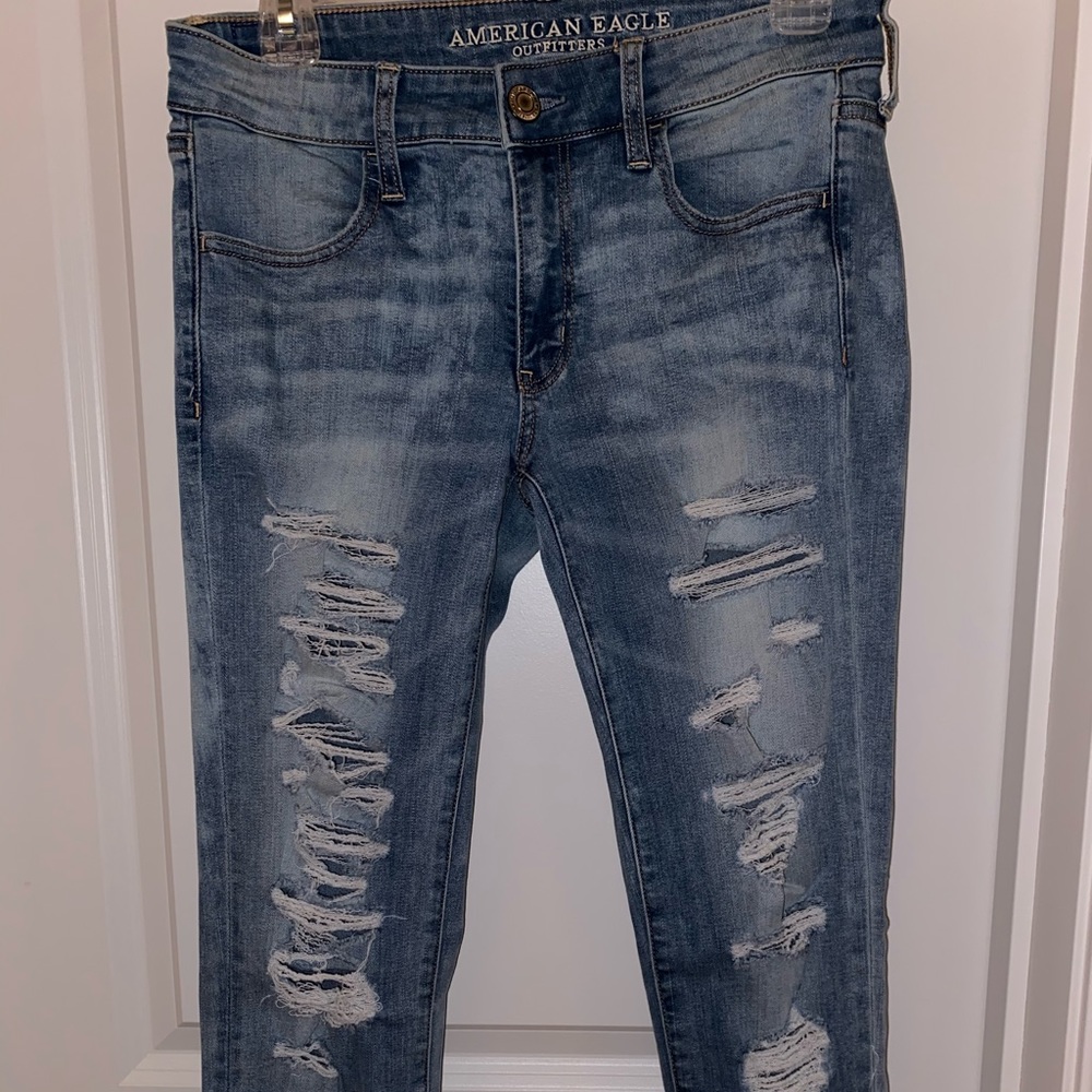 American Eagle light wash distressed jeans